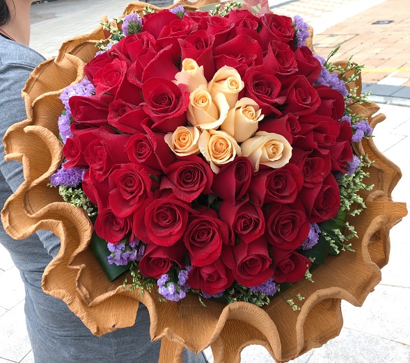 Royal Flowers - 🎂 Happy Birthday Red Roses Bouquet